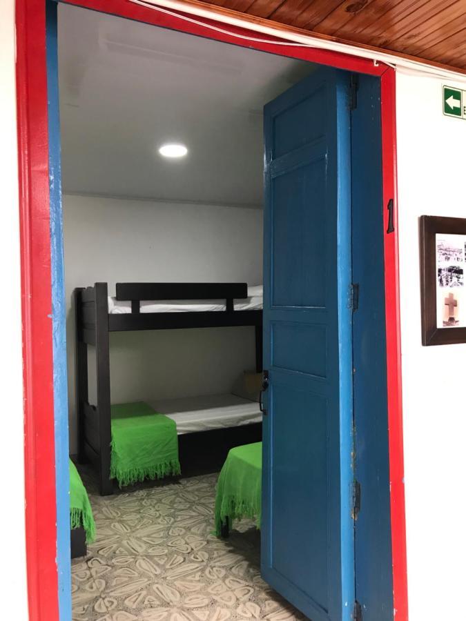 Hostal Maderos Санта Роса де Кабал Екстериор снимка